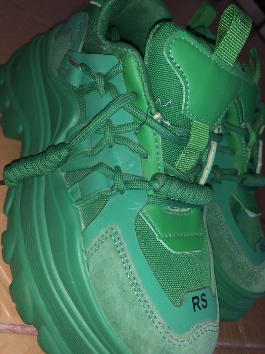 Vand adidasi cu platforma