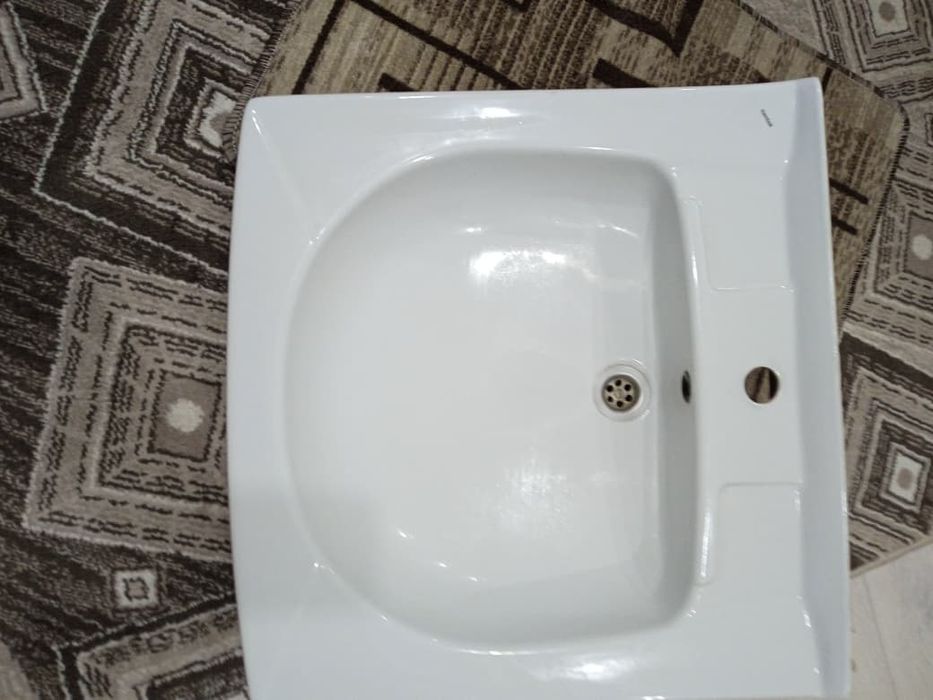 Новая раковина в ванную