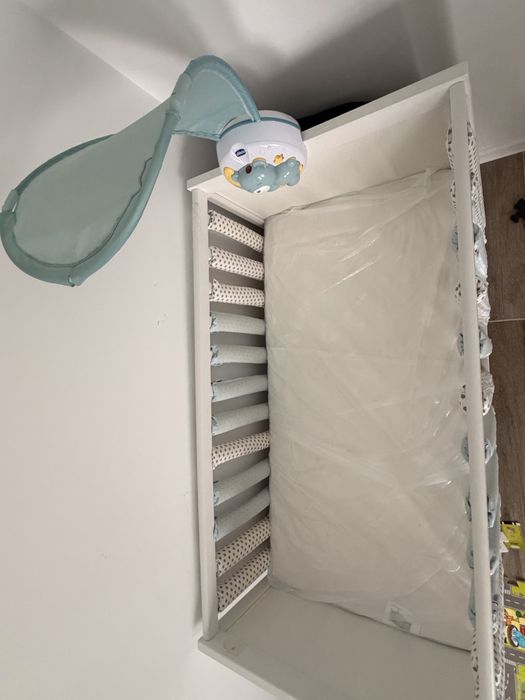 Pat bebe IKEA.  cadou saltea si protectii & Jucarie