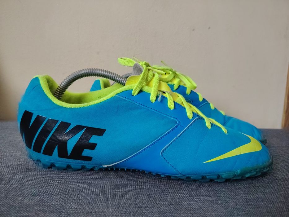 Nike bomba II blue turf