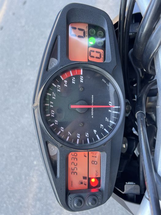 Suzuki gsr600 2006