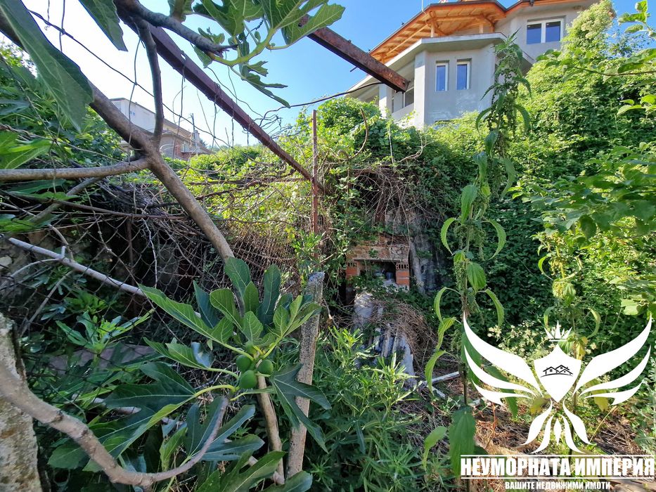 Продавам помещение/магазин/склад 30кв. и земя 50кв. в Асеновград