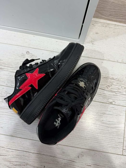 Обукви bape черсни
