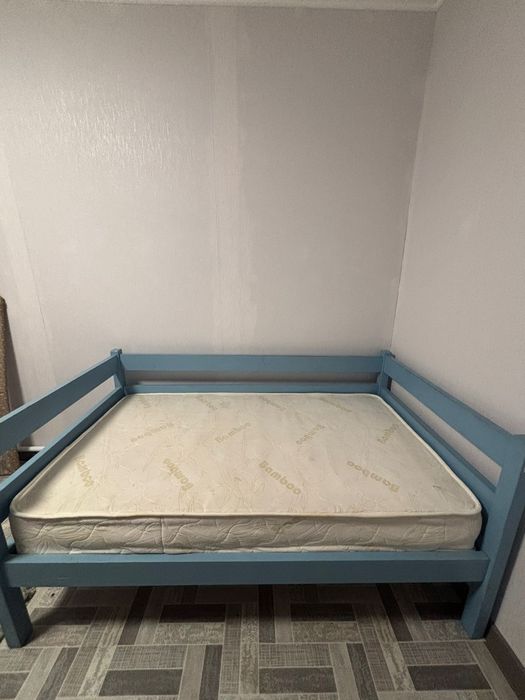 Детская кровать деревянная