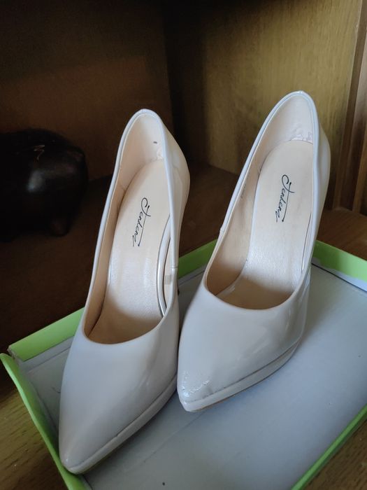 Обувки на ток номер 36