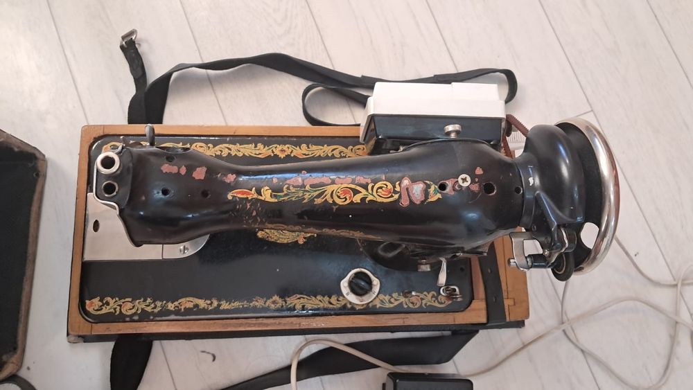 Продам швейные машинку.