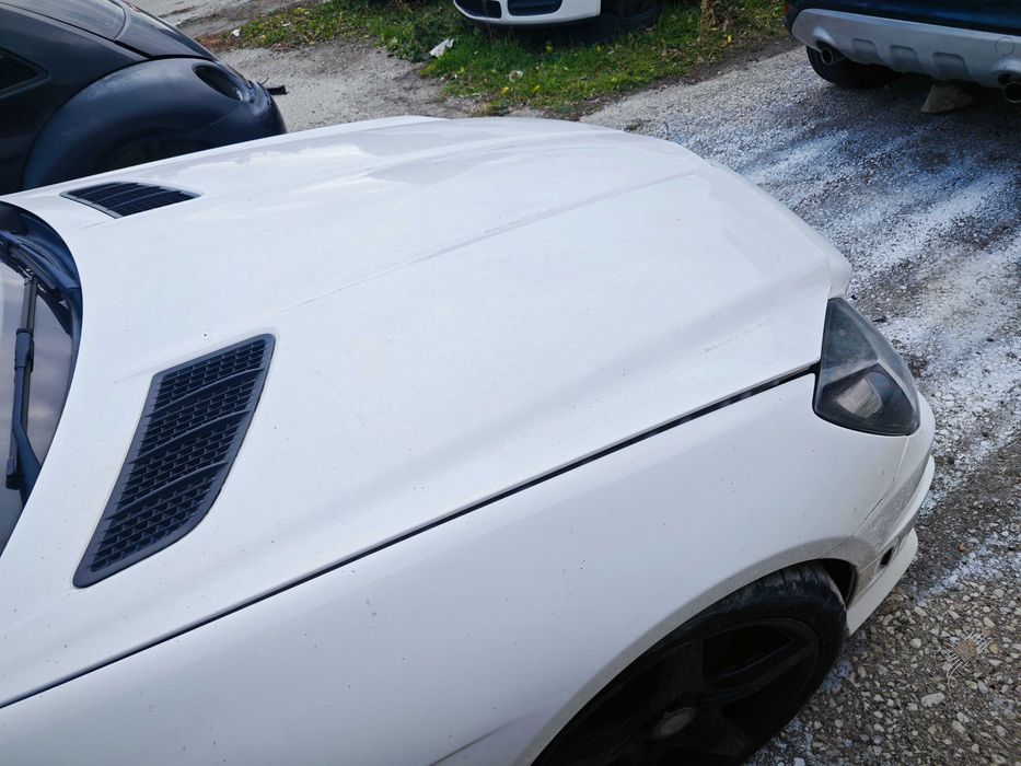 Преден капак Mercedes SLK250 2014г бял без криво или ръждясало