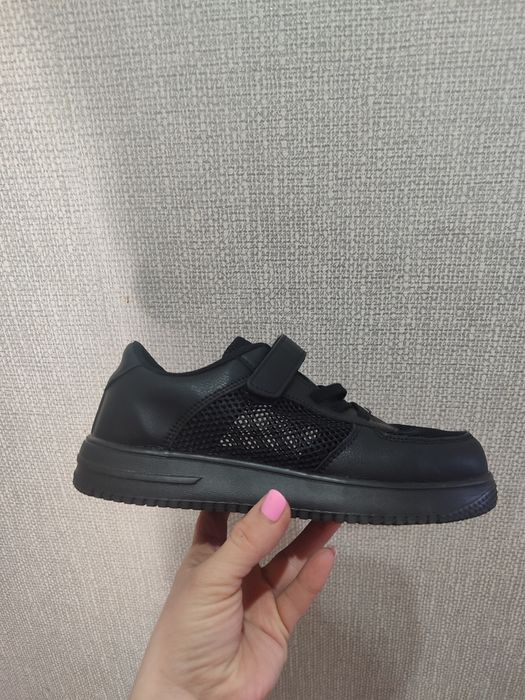 Продам новую обувь на мальчика