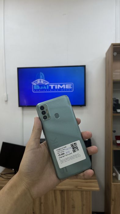 Телефон Tecno Spark 7