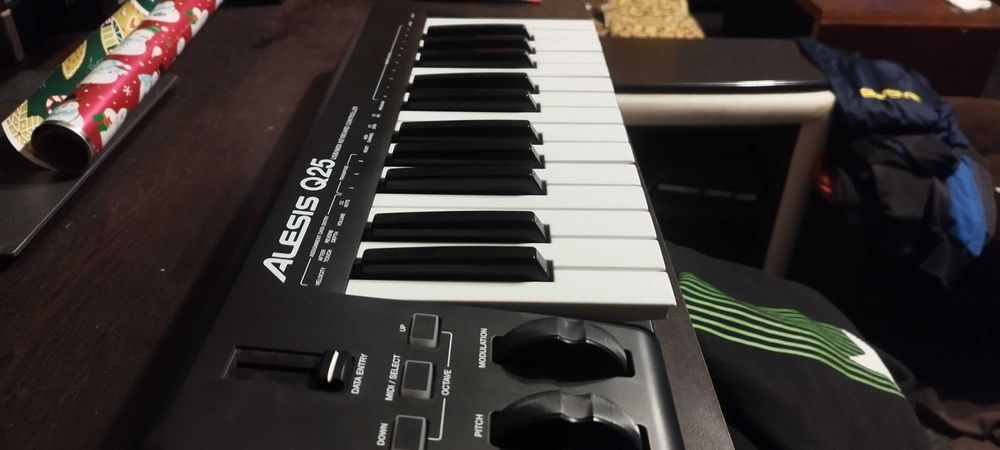 midi kaybord Q25