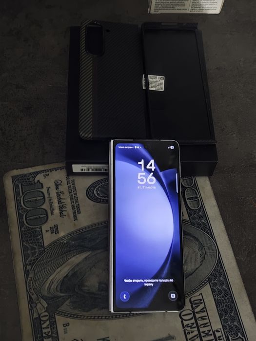 Z fold 5 12/256 gb