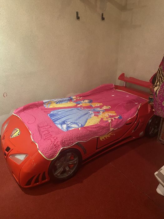 Кровать детская машинка