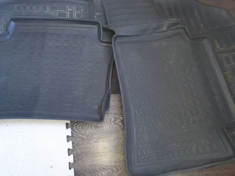 Полик резиновый на хондай