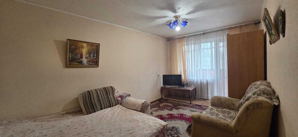 Продам 1 комнатную улучшенной планировки по Металлургов