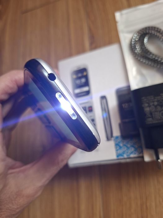 Top telefon seniori Alcatel ,meniu engleza.
