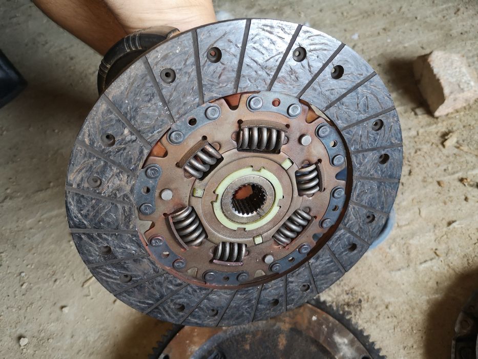 Киа Спортидж на части