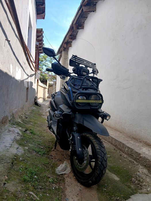 Skuter  sotiladi – Tank 150cc (2025)

Model: Tank
Yili: 2025
Motor: 15