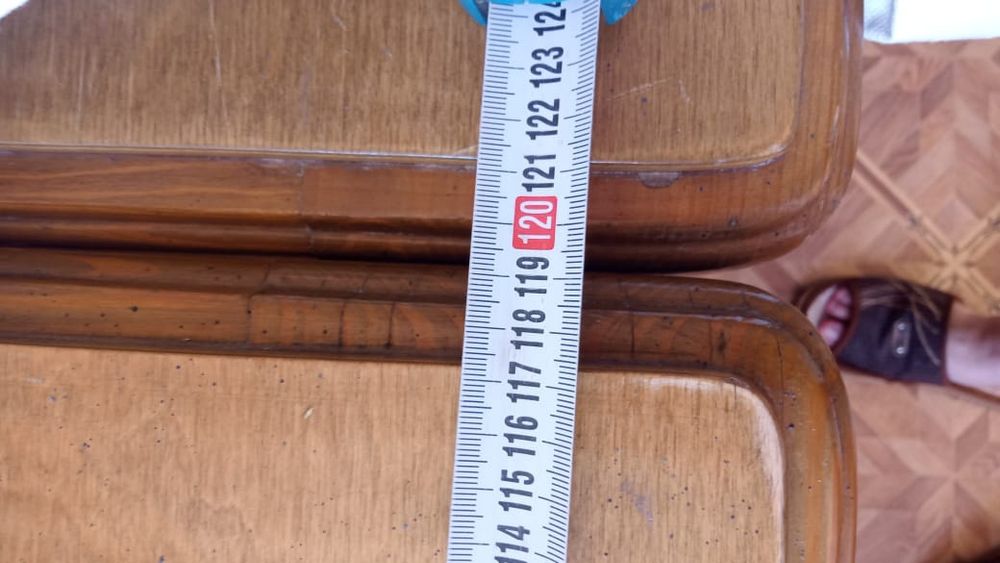 Продам стол и стулья