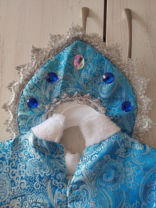 Продам костюм снегурочки