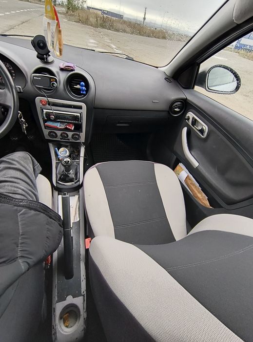 Vand sau schimb seat  ibiza 2006