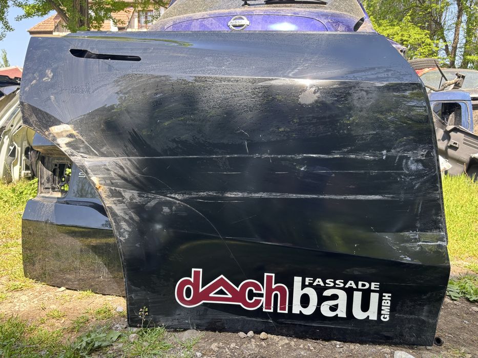 Врата Tesla Model Y