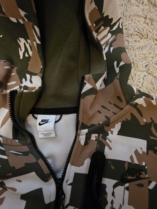 Оригинални Nike tech L,два броя