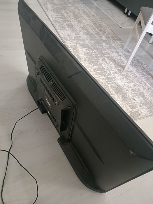 Продам телевизор на запчасти 5000тг