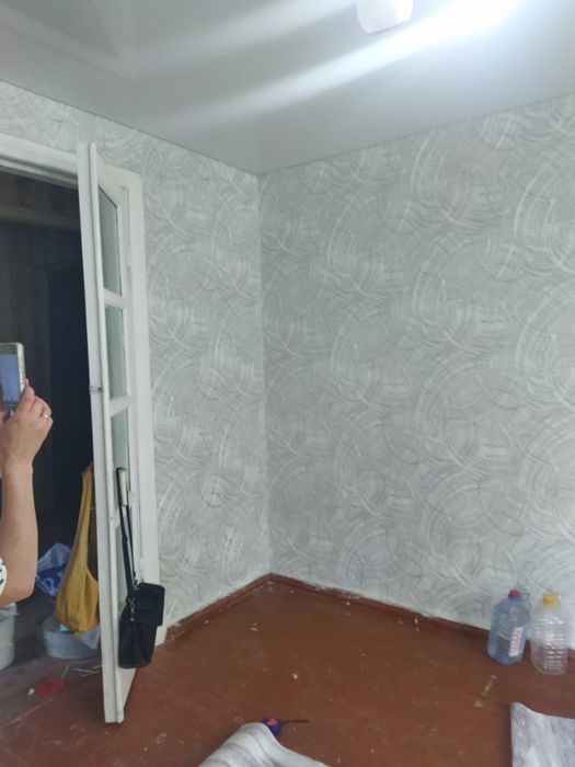 Поклейка обоев качественно