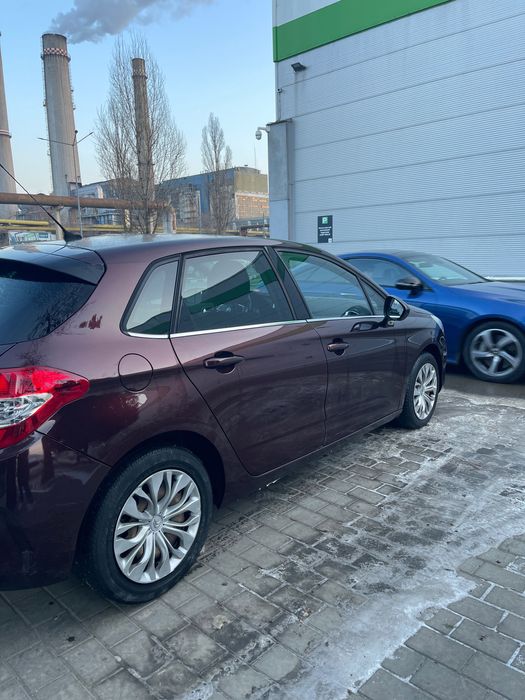 Vând CITROEN C4 2011