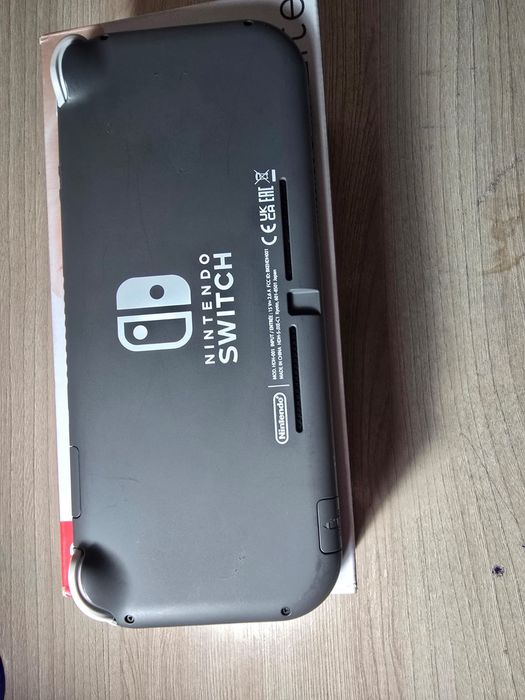 Продам Nintendo Switch Lite