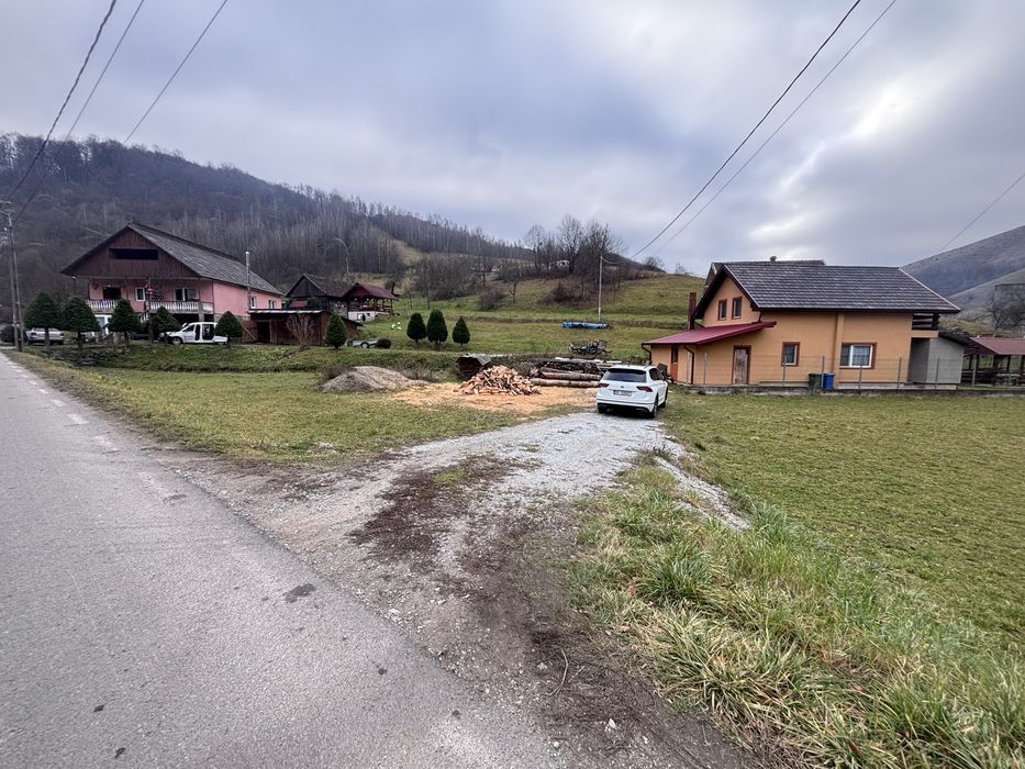 Casa de vanzare la remeti
