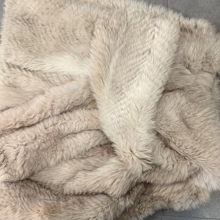 Haina blana naturala vulpe aurie