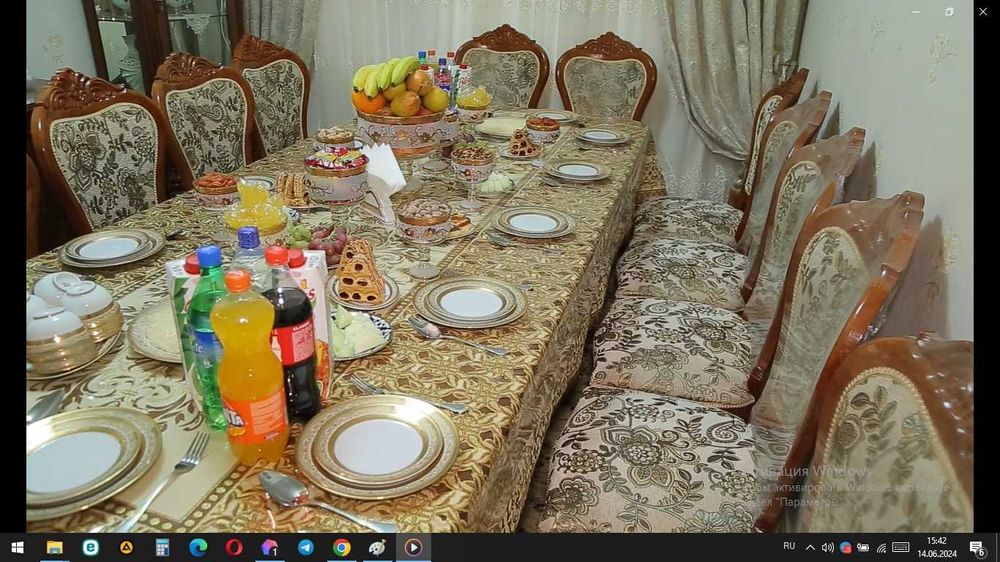 Стол стул для гостиной  12 кишилик  холати аъло даражада