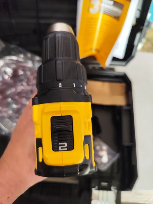Акумулаторен безчетков винтоверт Девалт DeWALT DCD708NT