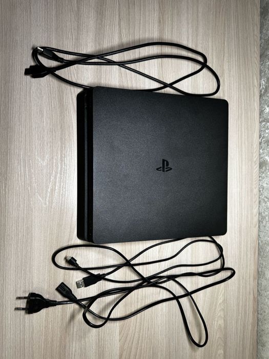PS4 , 1 джостик, 7 дисков