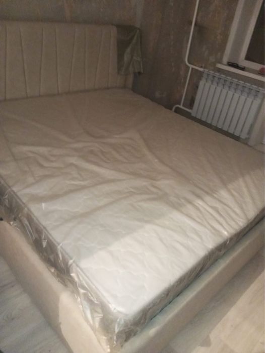 Новый матрас пружинный 180*200