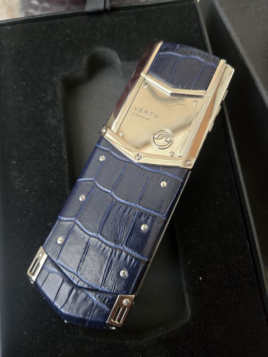 Vertu signature s