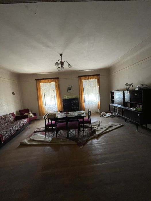 Vând casa in Miercurea Sibiului