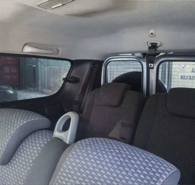 Ларгус 1.6 газ бензин 7 местный