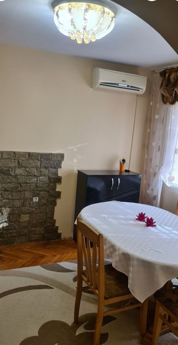 Дава се под наем Четиристаен апартамент в Търговище, Вароша - 100 кв.м за 248.88 € - Снимка #2