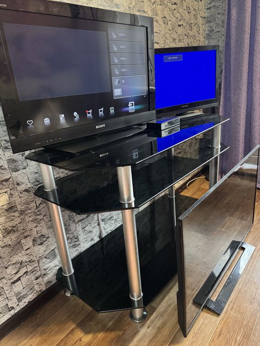 Продается 3 телевизора с подставкой