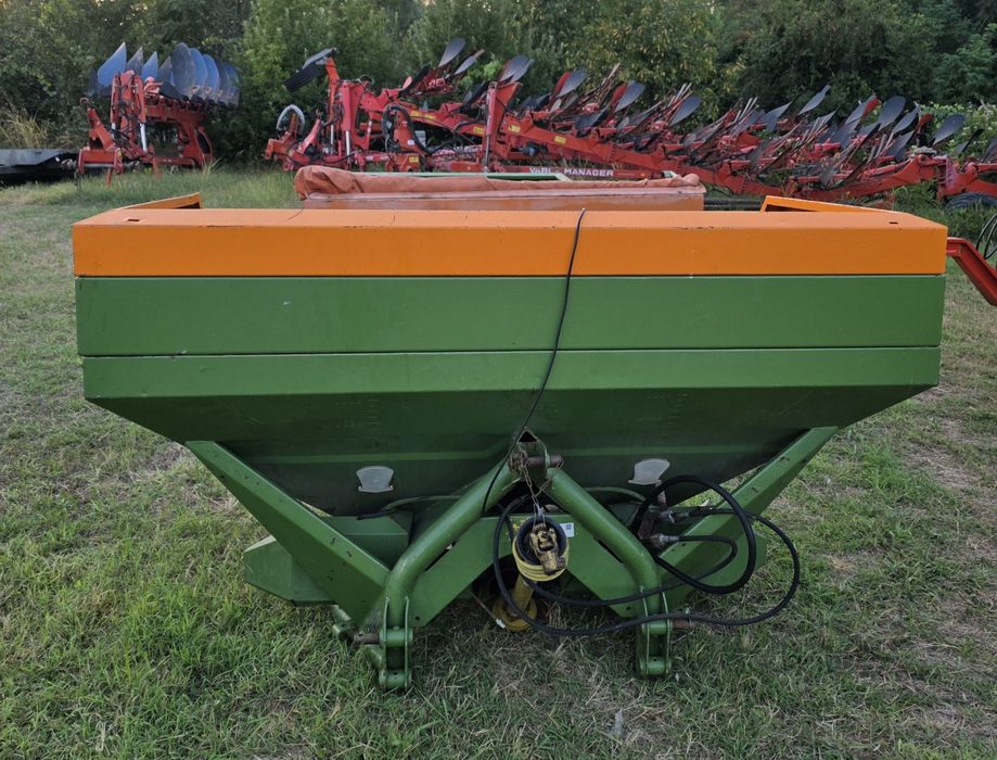 Distribuitor ingrasaminte Amazone ZAU 1000 1500 1800 kg mig azot mea prelata