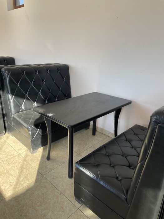 Kreslo stular kafe uchun sotiladi