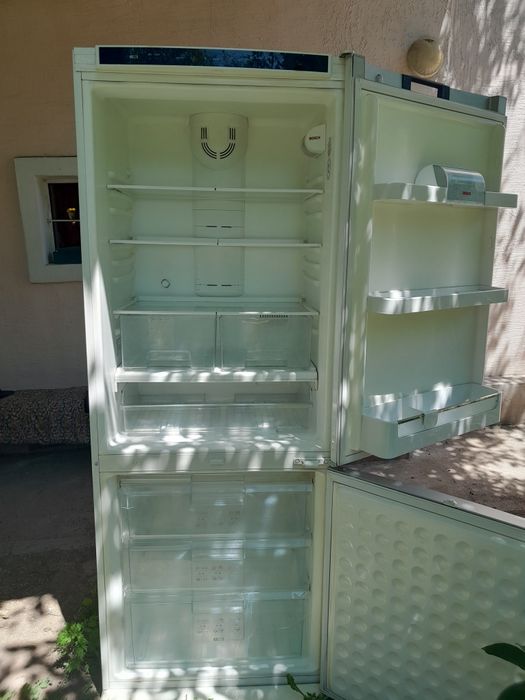 Продаётся холодильник Бош.