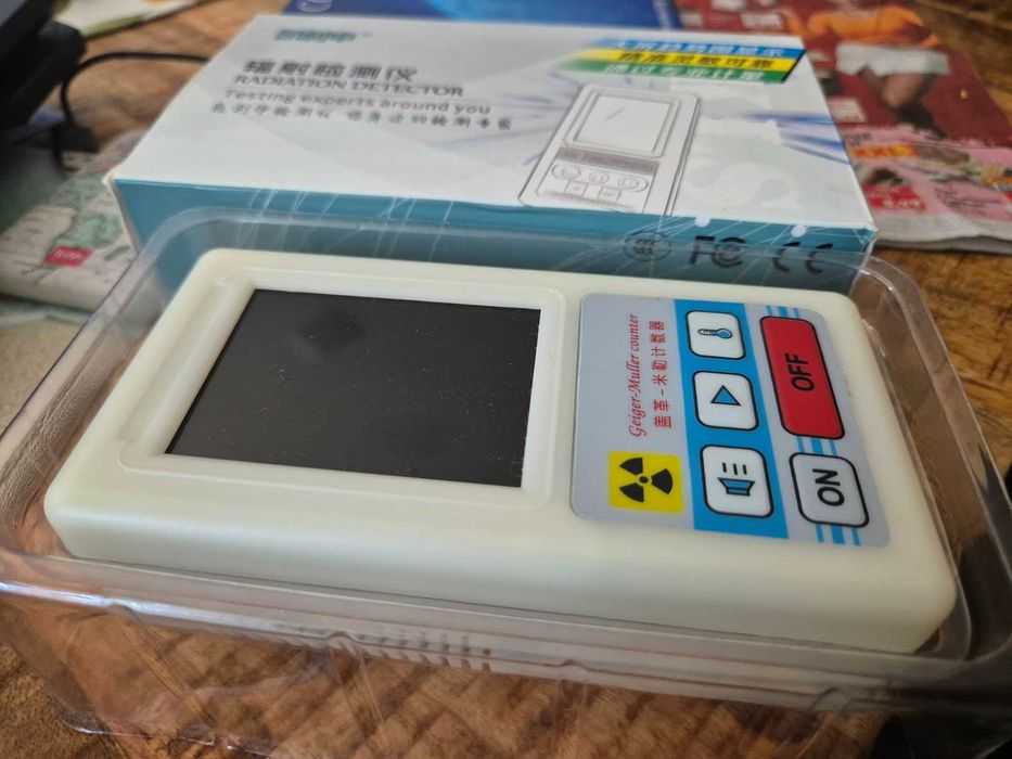 Дозиметър - измервател за наличие на радиация ,два модела
