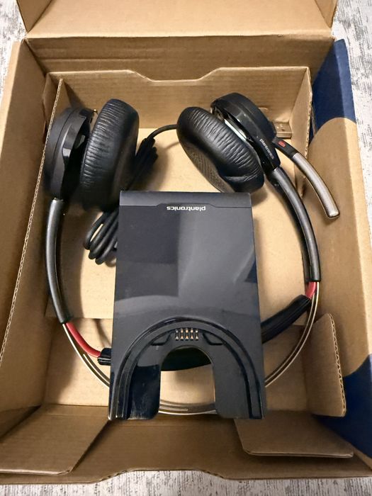 Poly Voyager Focus UC Headset Noi
