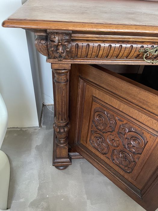 Антика шкаф реставриран