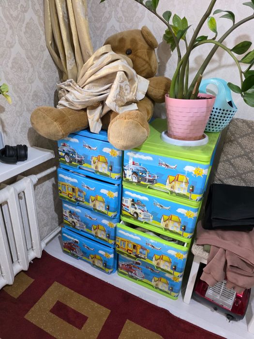 Продам шкаф и стол