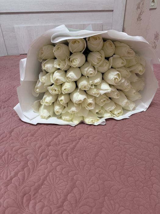 Букет белых роз 51 штука