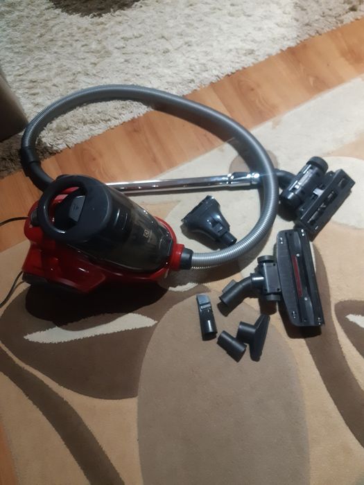 Aspirator  de praf Electrolux cu fir 700 W